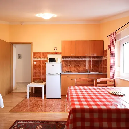 Veronika Apartman *