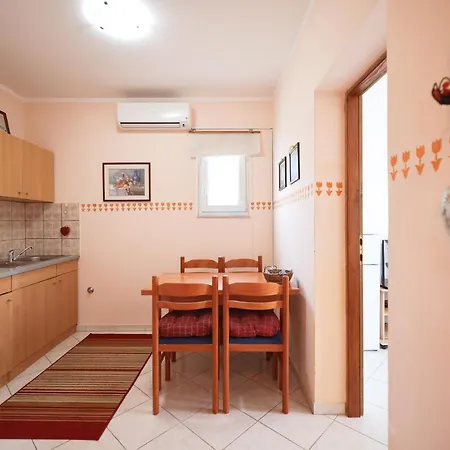 Veronika Apartment *