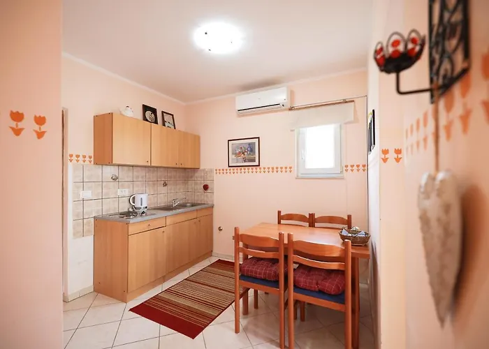 Veronika Ζαντάρ