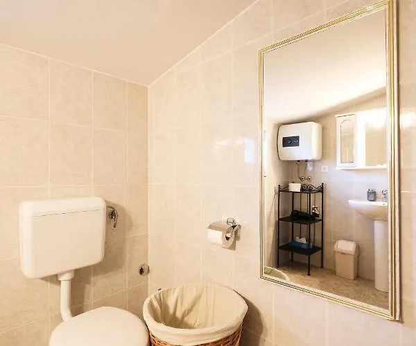 Veronika Ζαντάρ