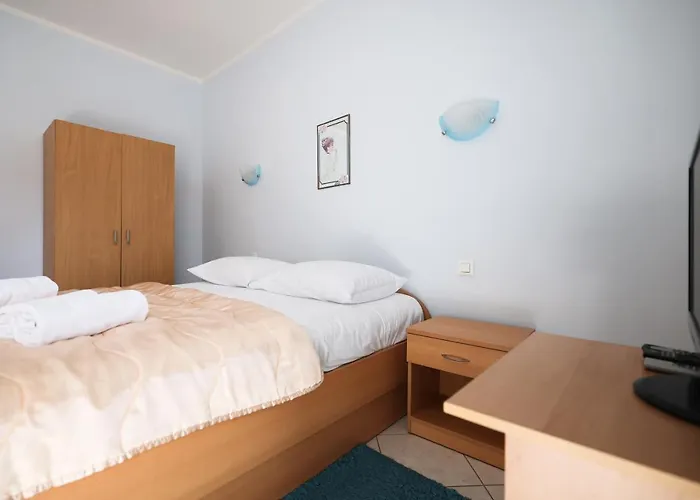 Veronika Ζαντάρ