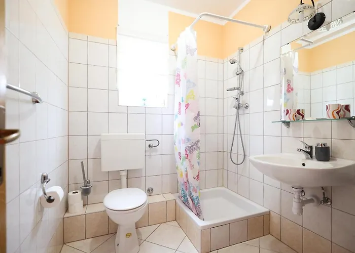 Veronika Ζαντάρ