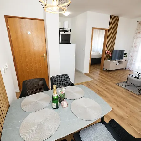 Silver Luxury By Adex Travel Apartmán