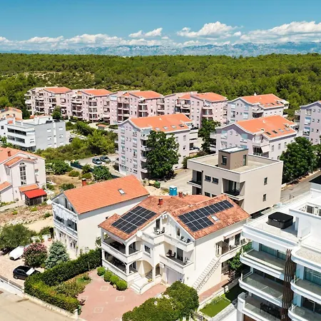Appartement Silver Luxury Apartments By Adex Travel