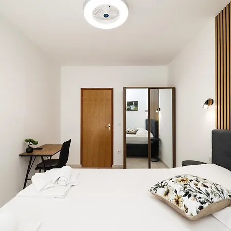 Silver Luxury By Adex Travel Apartmán *
