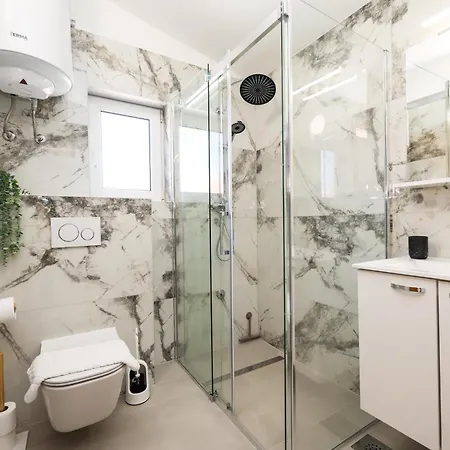 Silver Luxury By Adex Travel Apartmán